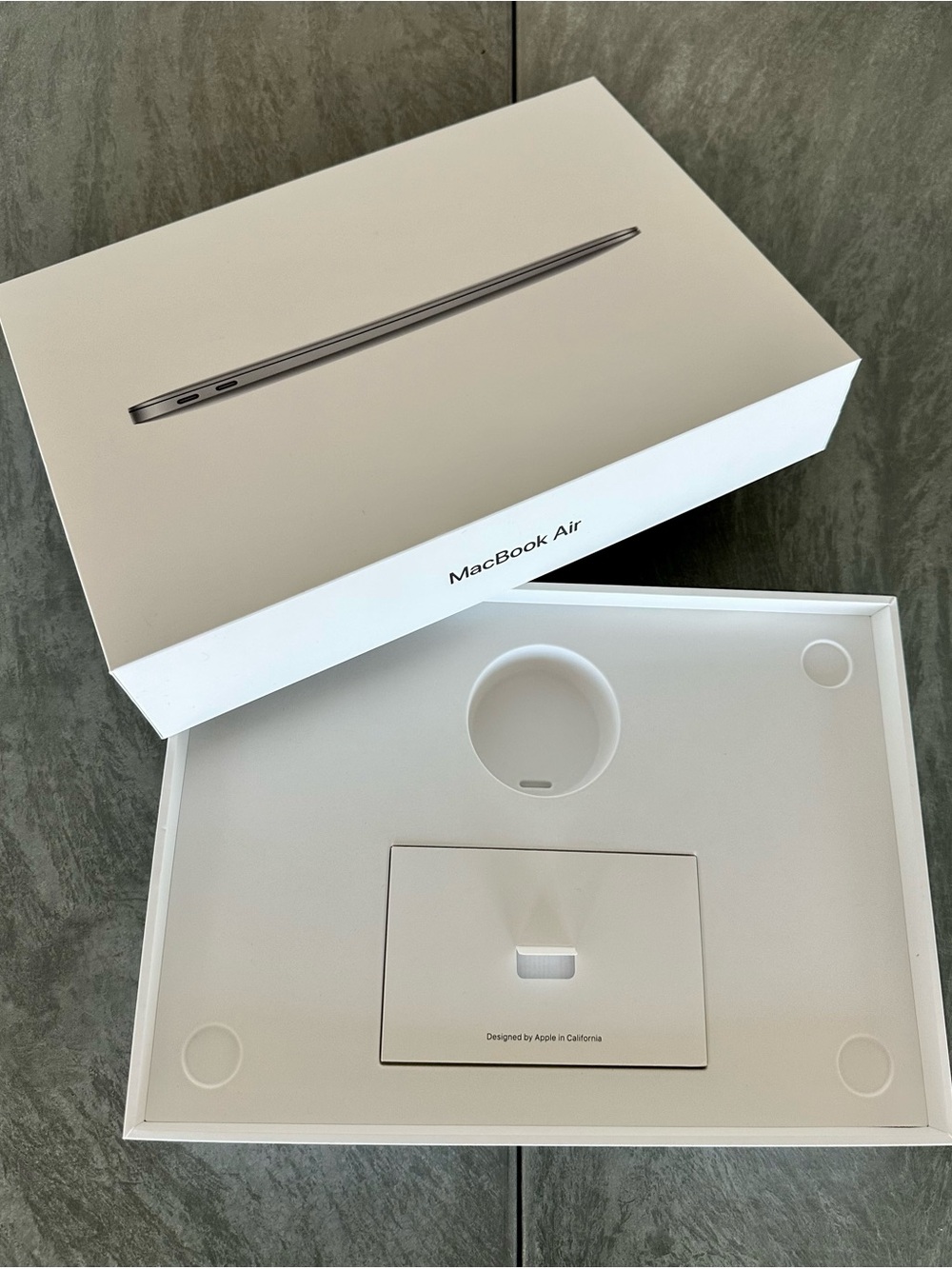 Apple MacBook Air White Retail BOX ONLY